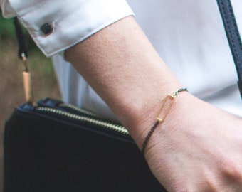 Bracelet rectangle d'Or, fine chaîne maille or et noire, rectangle plaqué or haute qualité