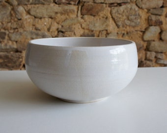 Saladier 25 x 13 cm en grès, émaillé blanc satin. Grande coupe à fruits. Poterie, vaisselle céramique, bol, décoration, cadeau.