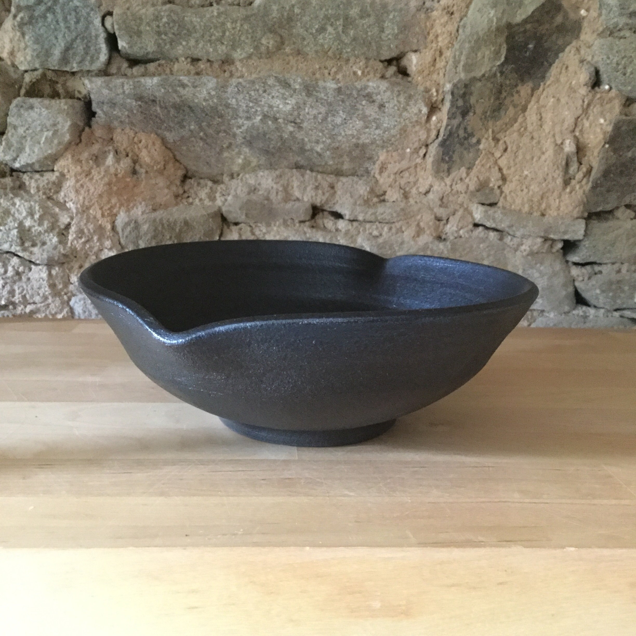 Assiette Noire. Saladier Céramique. Grande Assiette Grès Noir 24 X 8 cm. Plat Céramique , Plat de Se