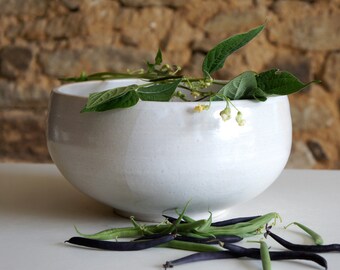 Salad bowl 25 x 13 cm in sandstone, satin white enamel. Large fruit bowl. Pottery, ceramic tableware, bowl, decoration, gift.