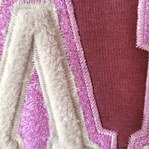 Glitter Chenille GREEK FONT Doppel 2-Schicht-Applikation griechisches Alphabet Zick-Zack Umriss Alpha Alpha Gramm Applikation Maschinenstickmotive, ONE