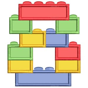 Puede incluir: Un número ocho hecho de bloques de construcción de juguete de colores. Los bloques son rojos, verdes, amarillos y azules.