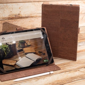 Custodia per iPad 9a generazione realizzata in sughero fatto a mano in Portogallo