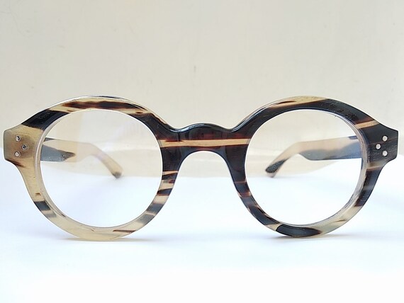 horn eyeglasses