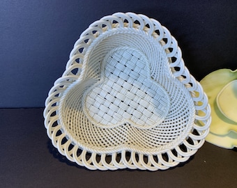 panier vintage Belleek en porcelaine d'Irlande, 3e période - années 1920, fabriqué en Irlande