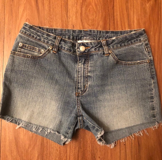women's frayed denim shorts