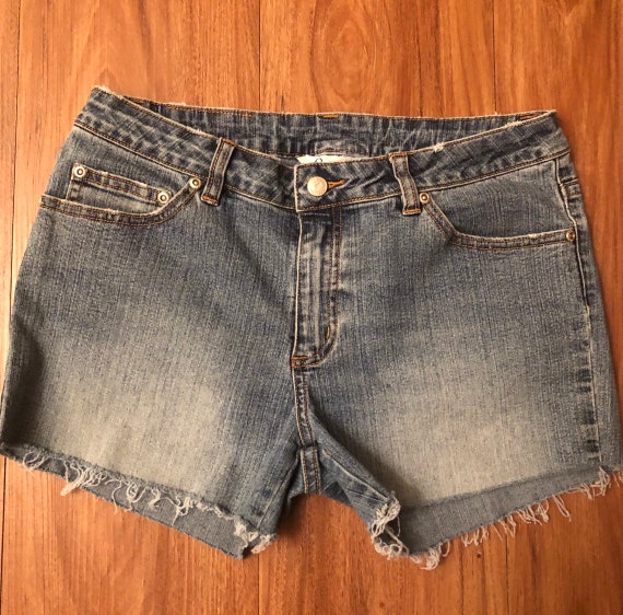 women's frayed jean shorts