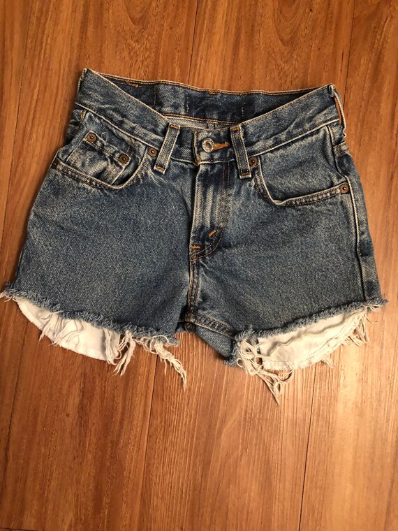 levi's frayed denim shorts