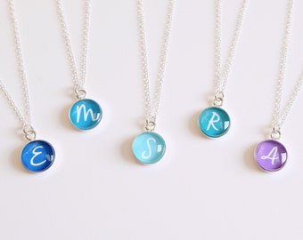 Sterling silver initial necklace. Personalised custom letter necklace in cursive font. Simple initial pendant.