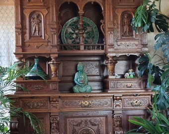 A. Strandberg Old oak buffet 1900, wood carvings, the work of a Swedish carpenter . A unique piece of furniture. drawers and doors working.