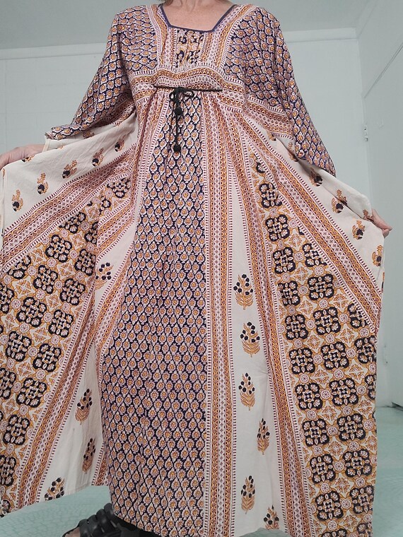 Vintage 70s Block Print Cotton Kaftan: Batwing Ma… - image 2