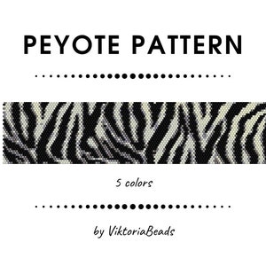 Könnte beinhalten: Ein schwarz-weißes Zebra-Muster aus Peyote-Steinen. Das Muster ist für ein Armband oder ein anderes kleines Projekt geeignet. Das Muster verwendet 5 Farben und stammt von ViktoriaBeads.