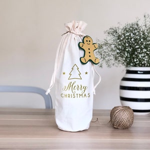 Merry christmas wine gift bag, Wine bottle bag with gift tag, Reusable bottle bag with gingerbread man gift tag, Co worker gift with tag image 1