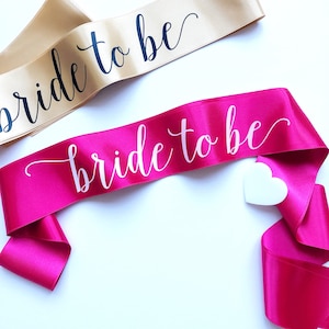 Bride to be sash, Pink sash, Bachelorette sash, Fuchsia hen sash, Hen party sash, Bridal shower accessories, Hen party gift, Bridesmaid gift