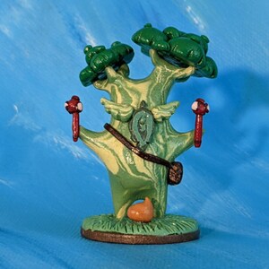 Hestu Inspired Sculpture - Miniature Scale