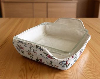 Casserole Dish Cozy Kitchen Accessory Gift Idea for Kitchen Table Protection Fabric Cover Hot Dish Holder Reversible Vintage Style Serving