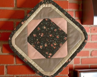 Handmade Quilted Patchwork with Geometric Design Hot Pad Hanging Loop Kitchen Decor Farmhouse Style Pot Holder Heat Resistant Kitchen Mat