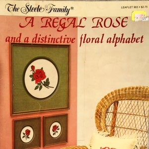 Ulotka z schematami ściegów liczonych „A Regal Rose and Floral Alphabet” rodziny Steele, nr 903
