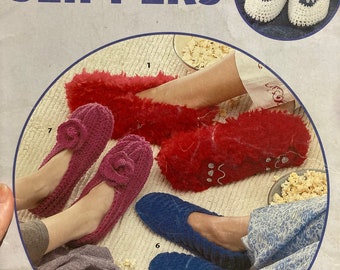 Cozy Crocheted Slippers Pattern Book...Leisure Arts...Women and Children....Gifts to Make...Crochet