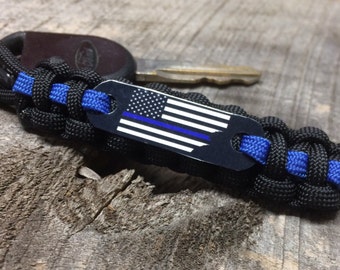 Police Officers Gift, Thin Blue Line Flag Paracord Keychain - Law Enforcement - Police Week Bulk Pricing Available