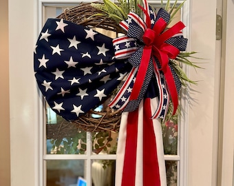 Couronne de drapeau américain : décoration patriotique pour porte d'entrée