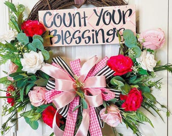 Couronne de roses pivoine : couronne florale de vigne rose et blanche