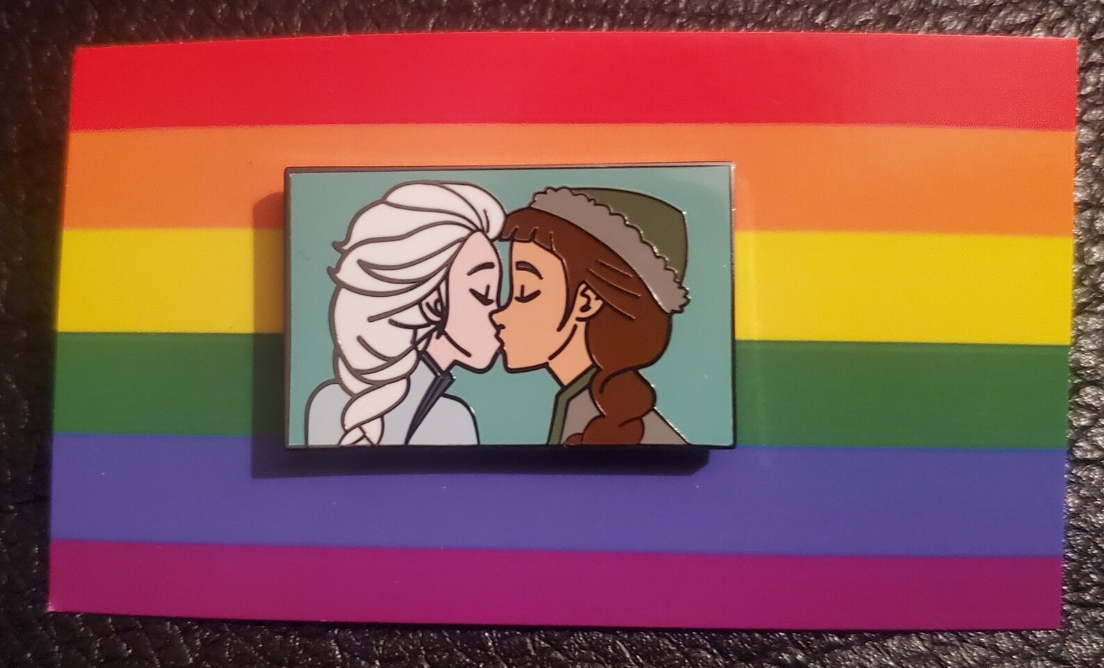 FROZEN ELSA X HONEYMAREN Kiss Pin - Etsy