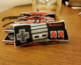 Retro Style Nintendo Control Cat Toy