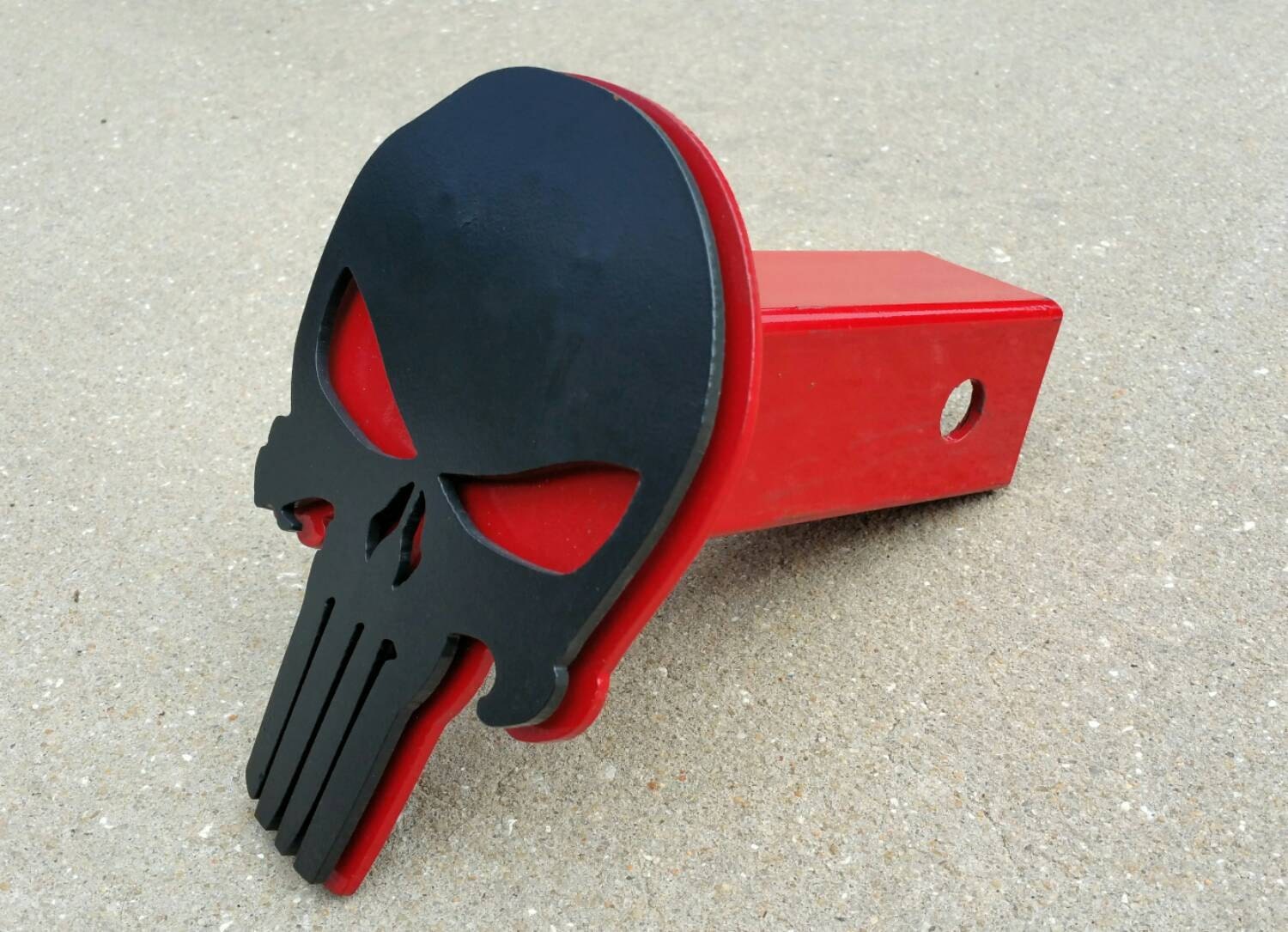 thumbnail interactive-video image 1 of Punisher Skull Flag Trailer Hitch Cover - 2" Receiver, Black & Army Green Aluminum 1 of 3