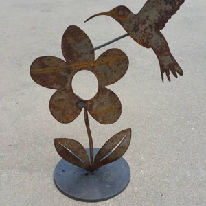 Metal hummingbird garden art