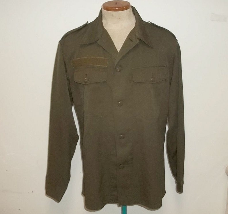 Austrian Army field shirt BDU olive color 1995 dated Heereseigentum vintage US large size laundered clean presentable collectible