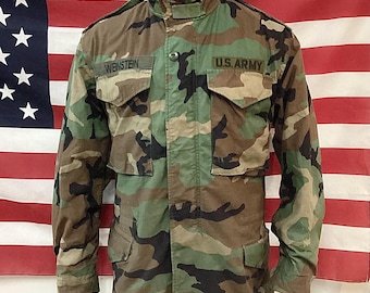 Vintage M65 Field Jacket: Woodland Camo, US Army 1st Infantry - Small Regular