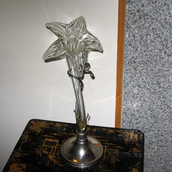 Stylish silver-plate & clear glass epergne Jack in the Pulpit Vase Posey Holder, 16" tall