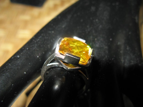 Exquisite Sterling Yellow Topaz Modernist Ring 8.… - image 3