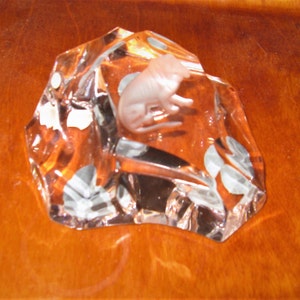 VAL ST LAMBERT ~ Belgium hand blown Crystal Iceberg Paperweight with Frosted Lion (Leo) Motif & original foil Label, 4&quot; x 4&quot;
