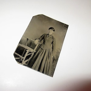 Antique Tintype Photograph: Young Woman, 1870s Costume (3.5&quot; x 2.5&quot;)