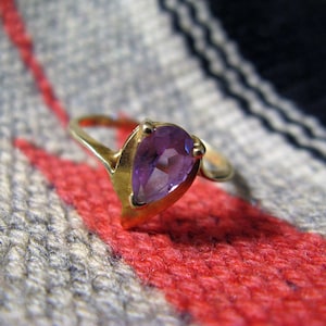 Vintage 10KT Gold, with Amethyst Ring-Sz 6.5, Delicate Beauty~pale purple Stone!