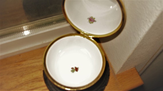 Pretty Egg Shaped porcelain Box, Trinket box, jew… - image 6