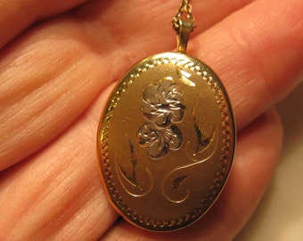 Vintage etched 14k gold filled oval Locket Necklace, Marked GP, Gold Plated, 24" chain