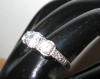 Anillo de ley con piedras preciosas artificiales transparentes, tamaño 6 3/4-7