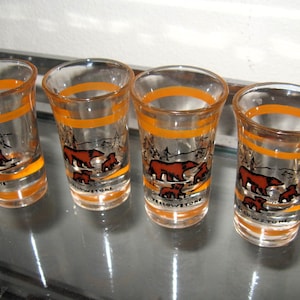 Set of 4 1970&#39;s Yellowstone shot glasses, Cool Vintage Barware, Drinkware, VTG Cocktail