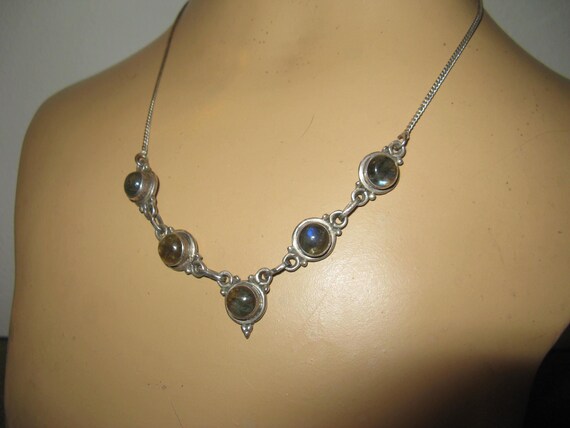 Exquisite delicate sterling with Labradorite gems… - image 2