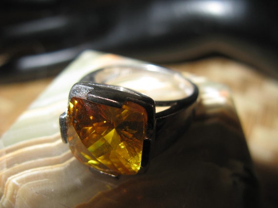 Exquisite Sterling Yellow Topaz Modernist Ring 8.… - image 2