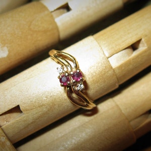 Pretty, delicate 14k Gold, Diamond & Pink Sapphire Ring  size 5.5