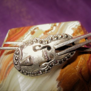 Sterling and marcasite violin with bow Brooch~~detailed and unique!