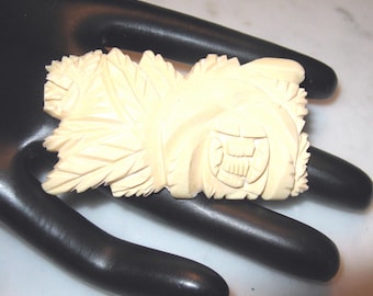 Antique Carved Bakelite Dragon/serpent Brooch Root Beer  Vintage Bakelite Carved Serpent Wide  Bar Brooch Pin display picture 1