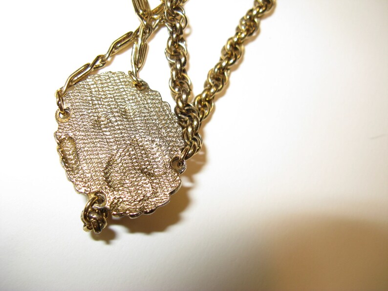 Boho Hippie Victorian Revival Necklace Chic vintage 1960/'s Gold Metal Cameo Festoon Necklace