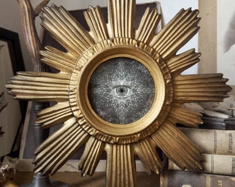 Sovereign Enigma handgjord rund barockram, komplett med tryck, glas- och metallkrok, svart med guldkant, gotisk