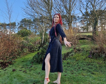 Kimono largo hecho a mano en algodón crudo negro, estilo gótico chamánico.