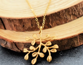 Colgante de árbol genealógico de oro para futura cuñada en cadena tipo cable bañada en oro. Regalo para futura cuñada.